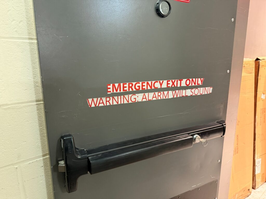 Emergency Locksmith Boston guide learn how to choose a trusted local pro, avoid call-center scams, and get fast 247 lockout help.
